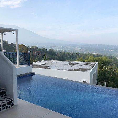 Villa Blue Door, Puncak Pondok Cipaseban 외부 사진