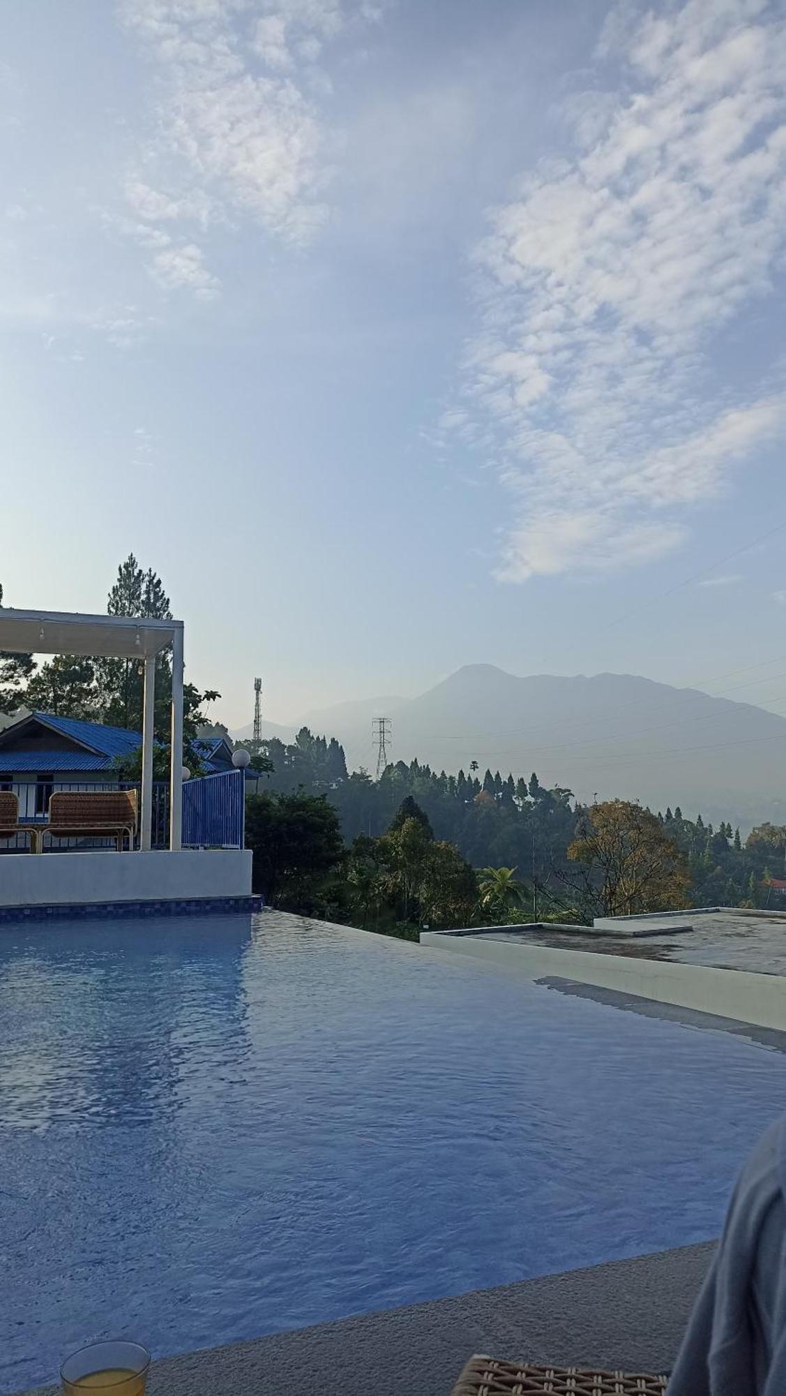 Villa Blue Door, Puncak Pondok Cipaseban 외부 사진