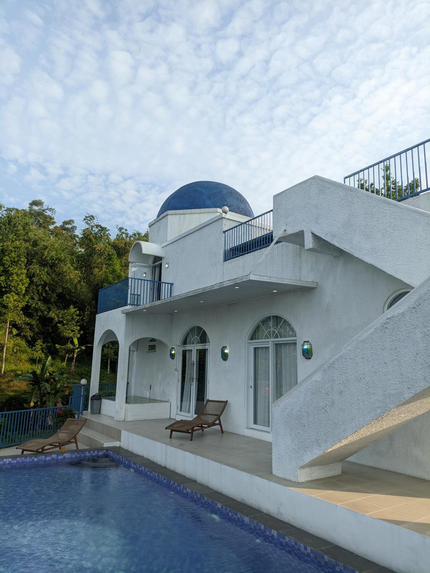 Villa Blue Door, Puncak Pondok Cipaseban 외부 사진